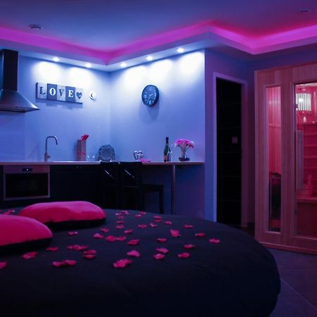 Nuit Vip Spa Sauna Privatif Le Rove Екстер'єр фото